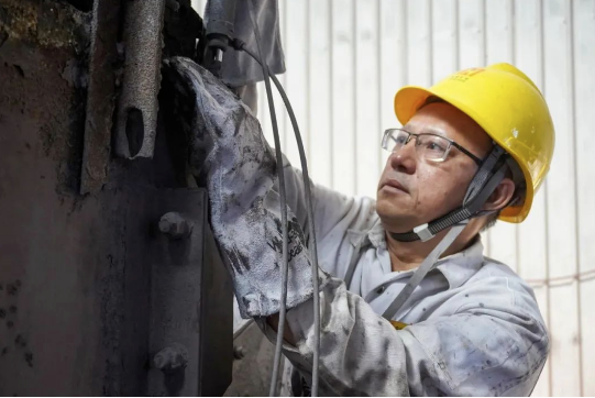 云顶集团员工陈用利:喜报 | 云顶集团员工陈用利被授予“海南省劳动圭表称号”